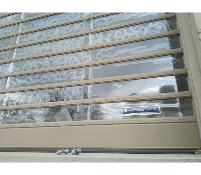 SUPER DURABLE POLYCARBONAT